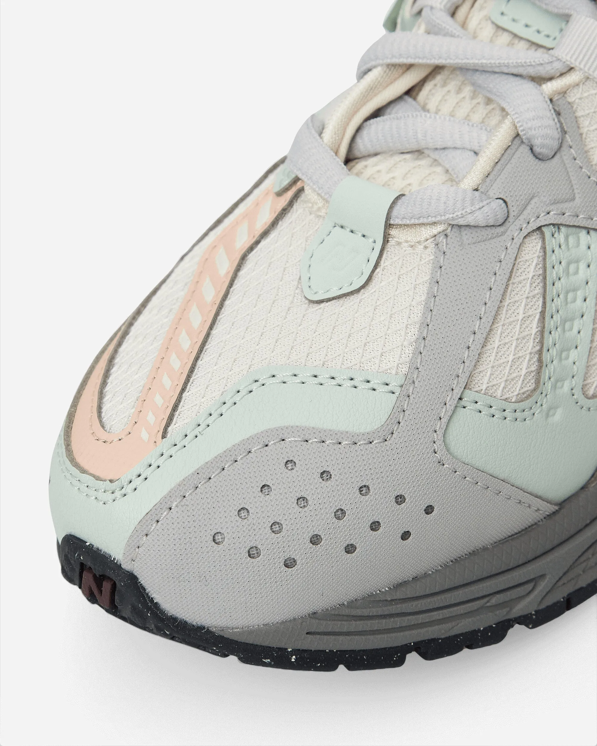 1906R Clay Ash Sneakers - Modern, Comfortable, High-Performance Footwear
