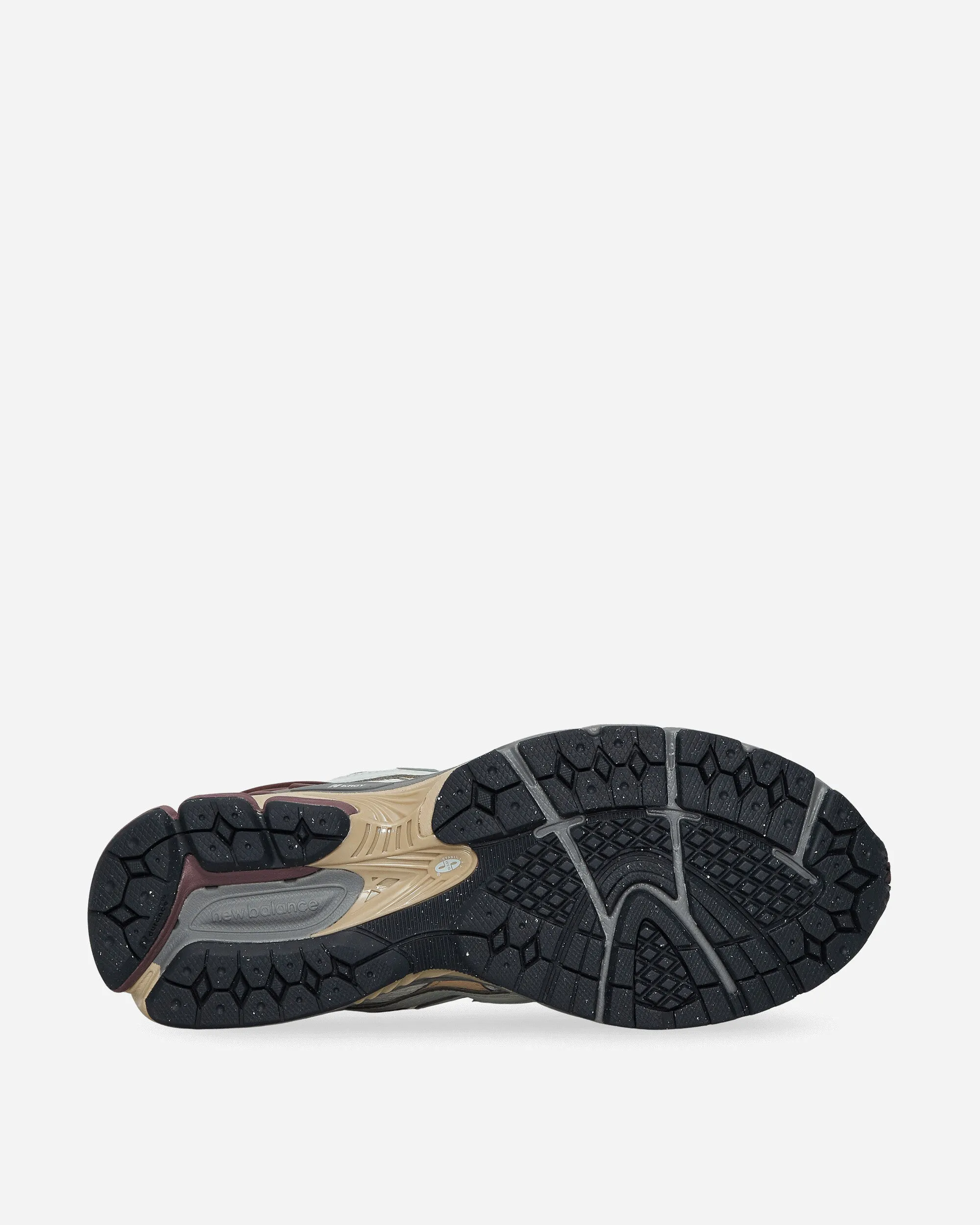 1906R Clay Ash Sneakers - Modern, Comfortable, High-Performance Footwear