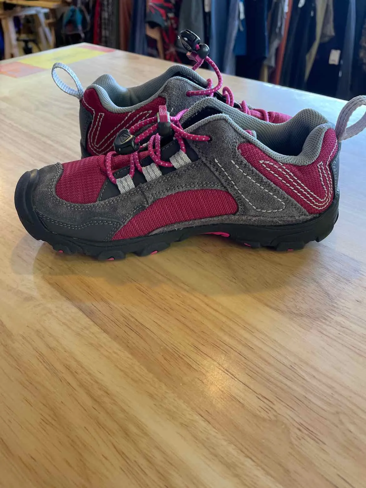 Child Size 2 Keen Girl's Shoe & Boot