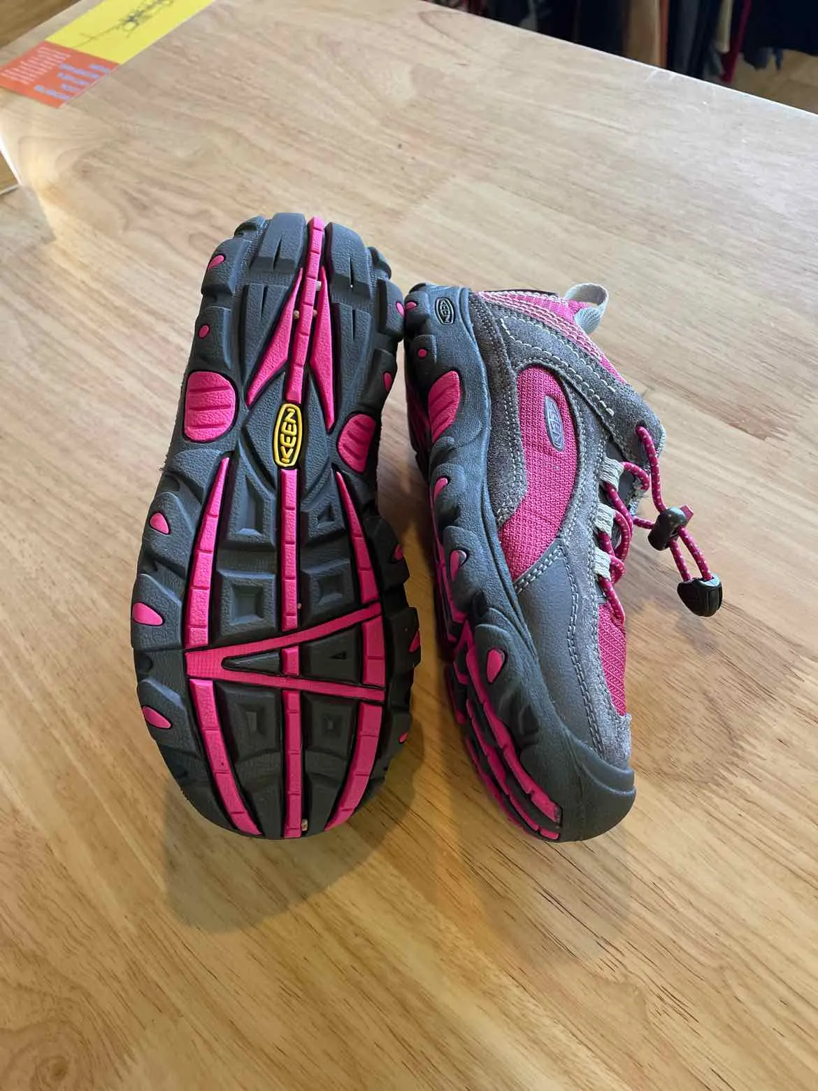Child Size 2 Keen Girl's Shoe & Boot