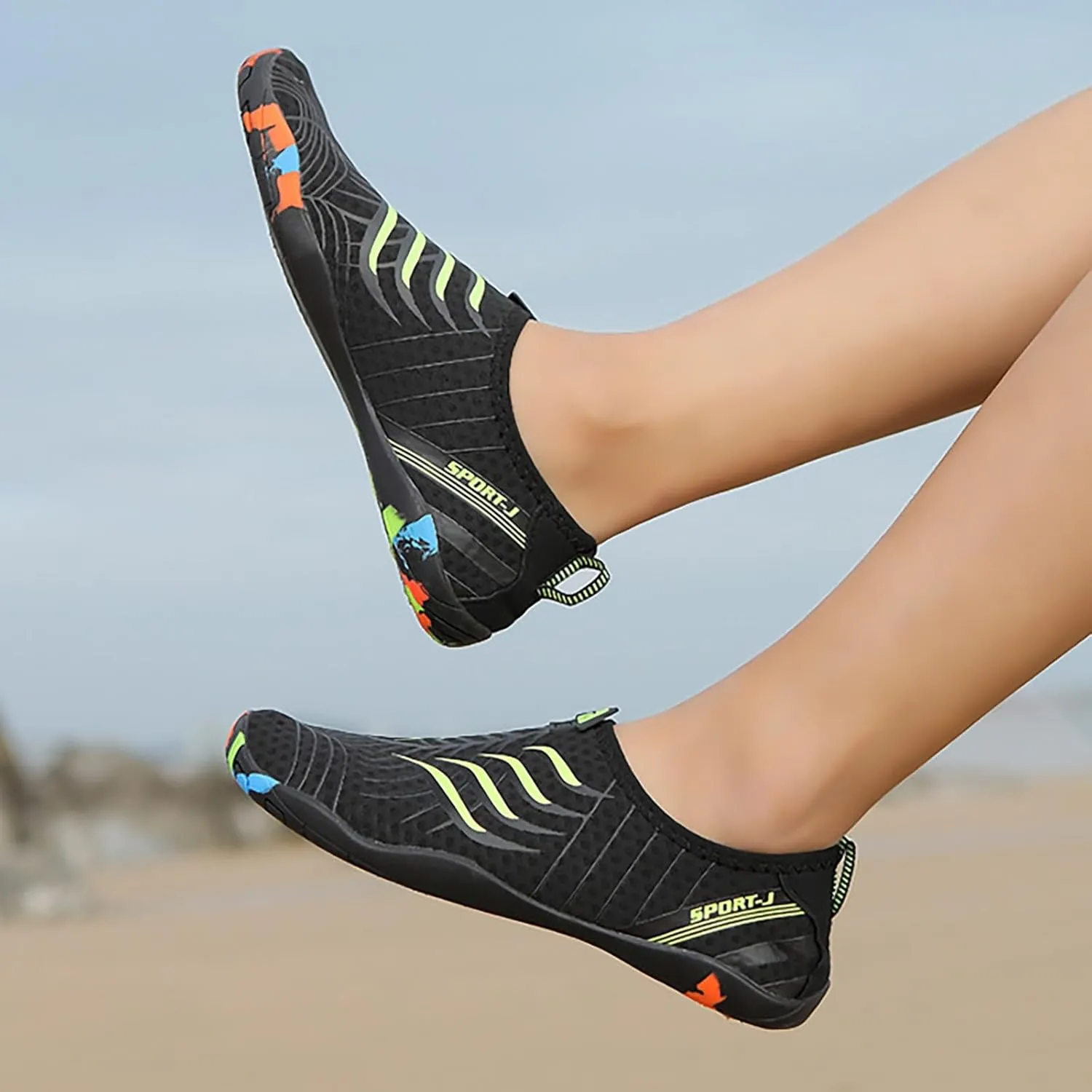 Mens Water Shoes Wide Feet Barefoot Aqua Socks Quick Dry Water Hiking Shoes for Pool Hiking Training Outdoor Water Sports