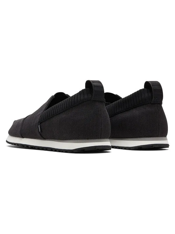 Resident Deep Black Walking Shoes
