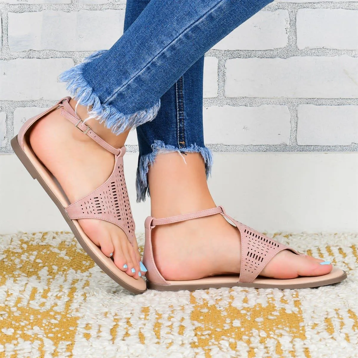 Women Toe Flat Sandals Hollow Fashion Casual Beach Shoes